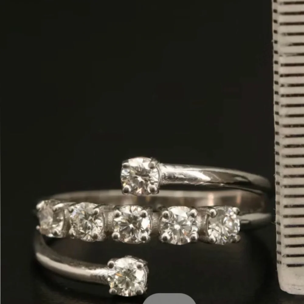 Classic 14k white gold with diamond ring - Picture 2 of 4